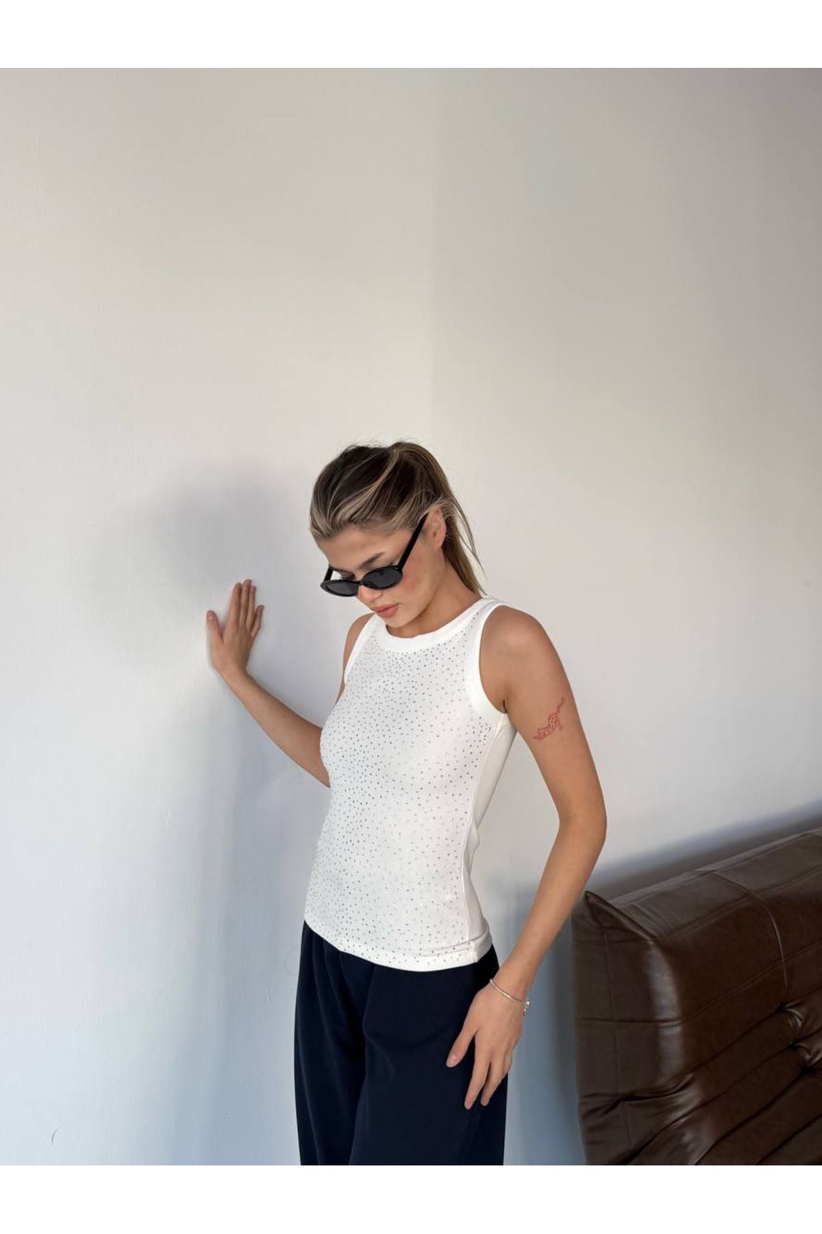 Halter Yaka Ottoman Kumaş Serpme Taşlı Crop Body Bluz
