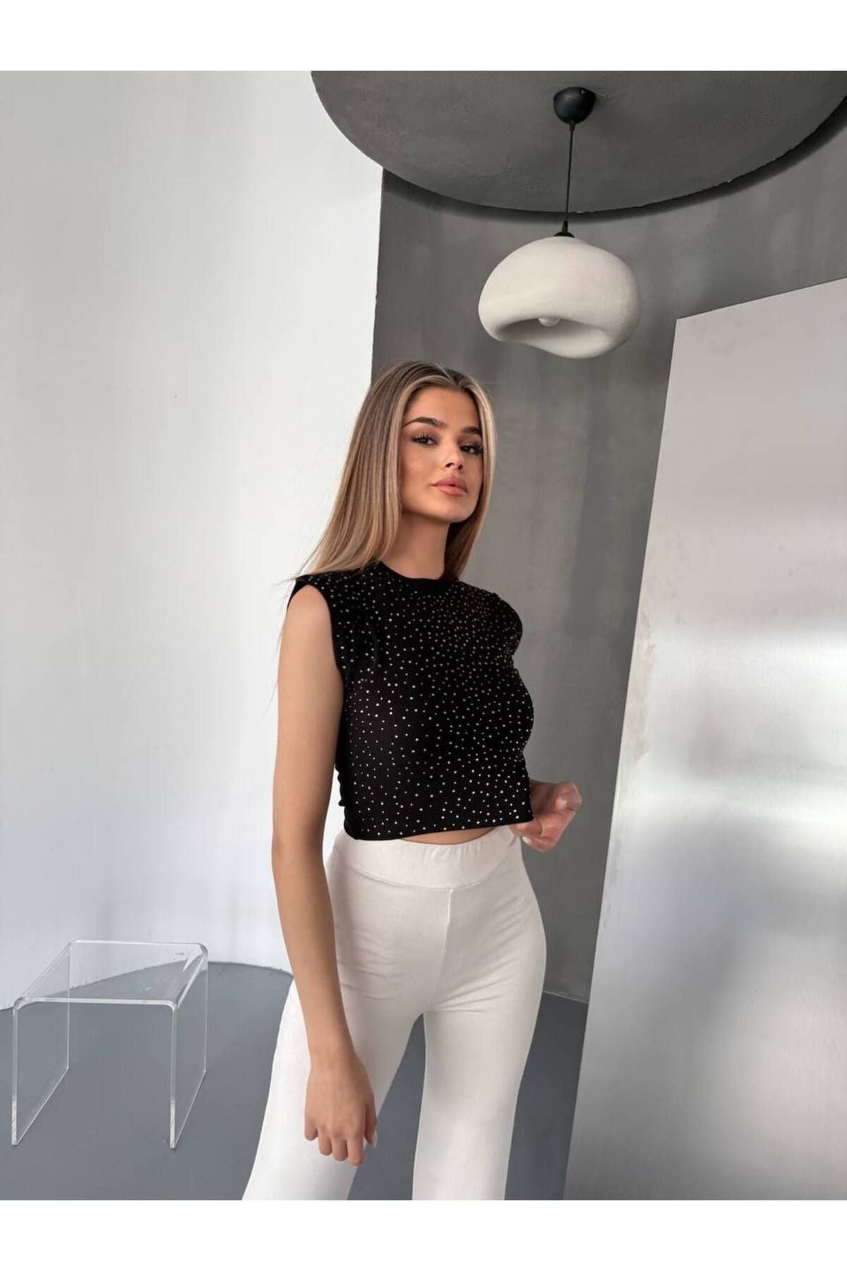 Ottoman Kumaş Bisiklet Yaka Serpme Taşlı Kadın Crop Bluz