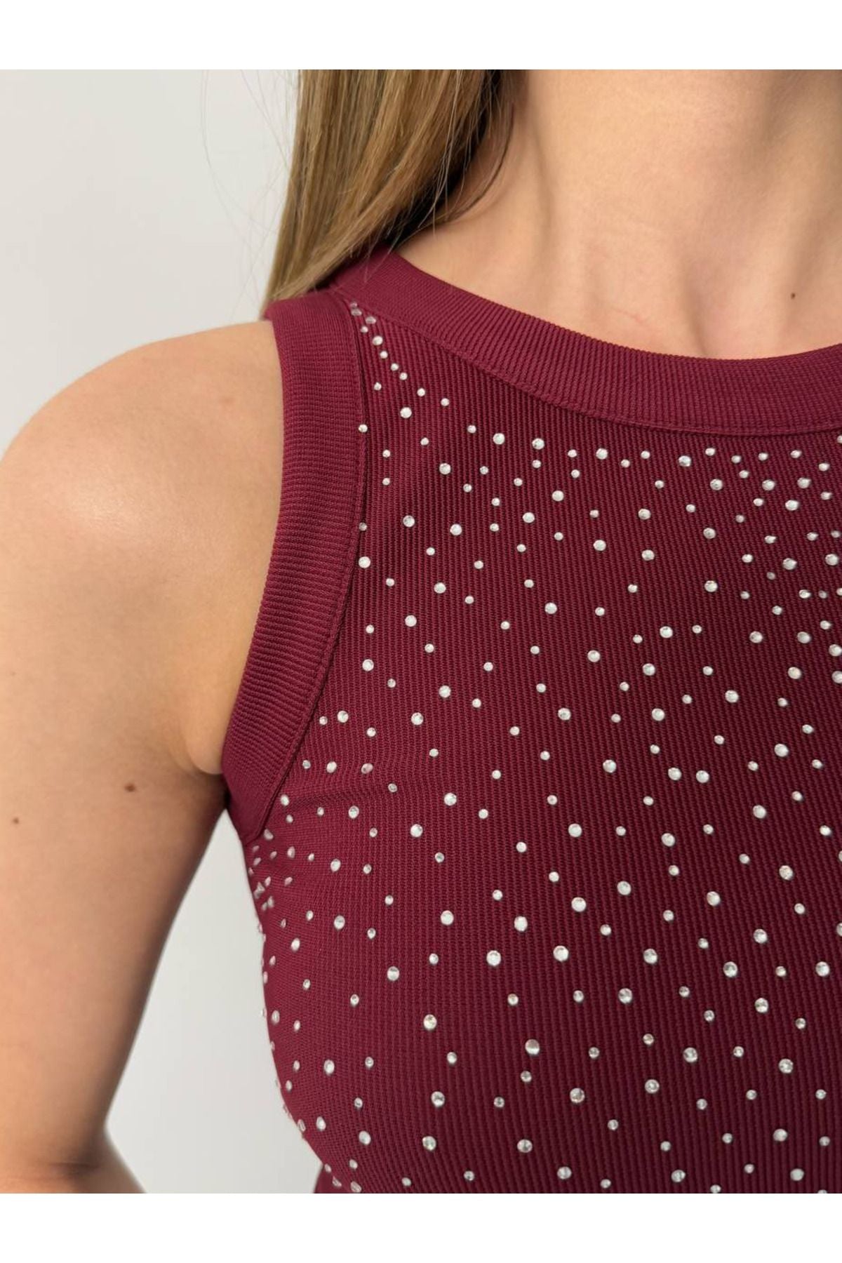 Halter Yaka Ottoman Kumaş Serpme Taşlı Crop Body Bluz