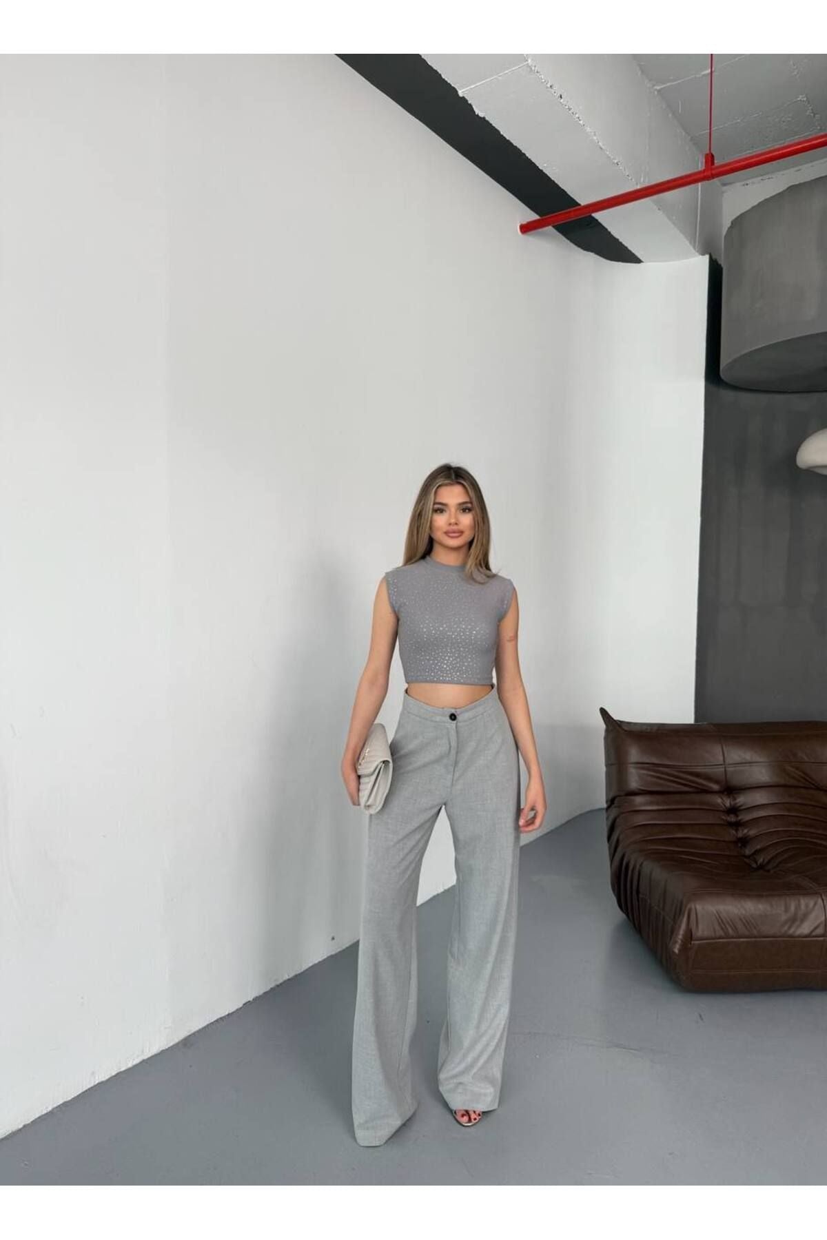 Ottoman Kumaş Bisiklet Yaka Serpme Taşlı Kadın Crop Bluz