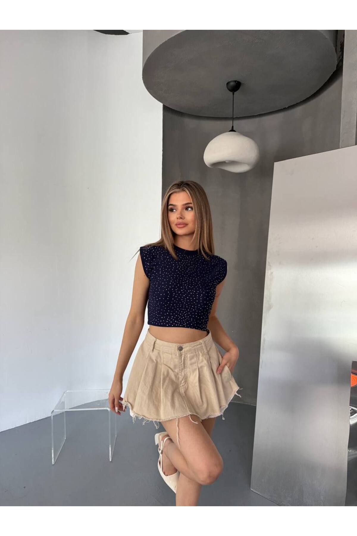 Ottoman Kumaş Bisiklet Yaka Serpme Taşlı Kadın Crop Bluz